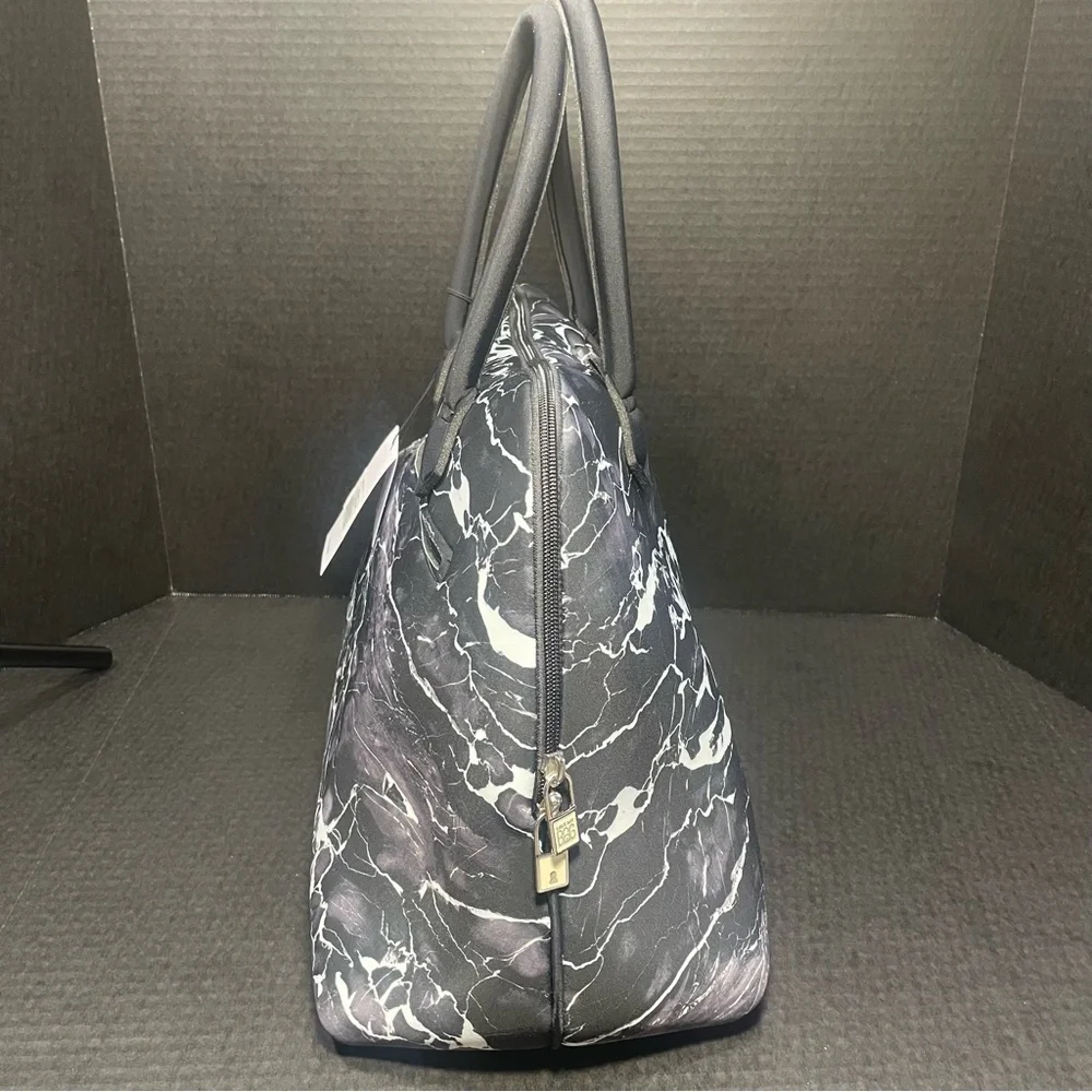 BNWT Princess Maxi Handbag Made in Italy RAINPROOF GREAT GIFT! BEAUTIFUL! - Picture 3 of 15